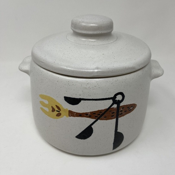 Vintage Westbend Chili Bean Pot with Lid Primitive Style Pottery Crock MCM 2 qt. - Picture 11 of 11